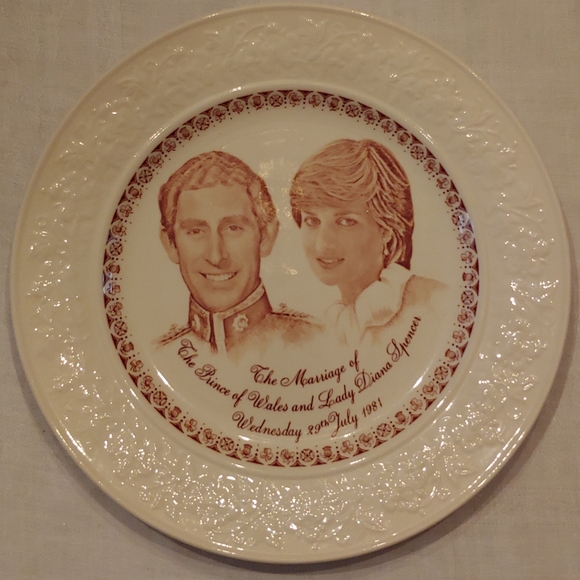 Prince Charles & Diana Royal Wedding Plate 1981  - Picture 1 of 7